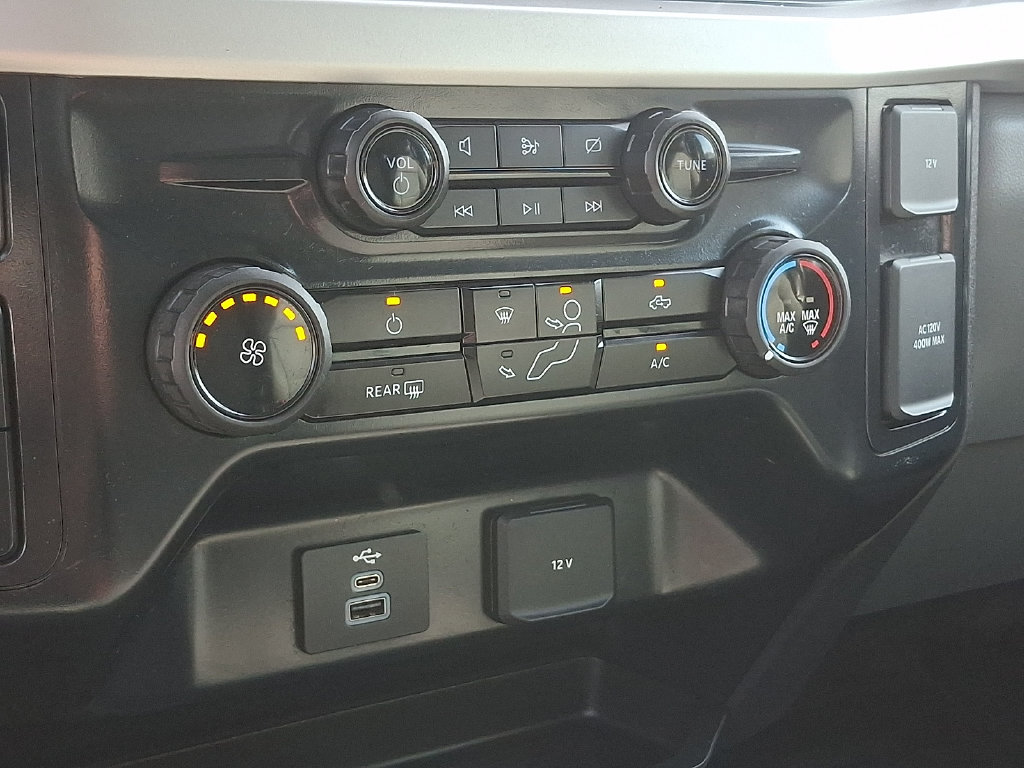Used 2024 Ford F250 XLT w/ FX4 Off-Road Package AWD/4WD image 16