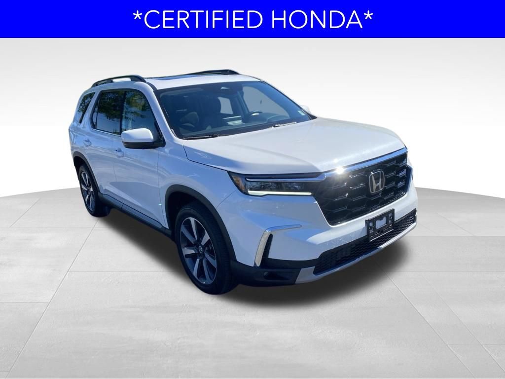 Certified 2025 Honda Pilot Touring image 2