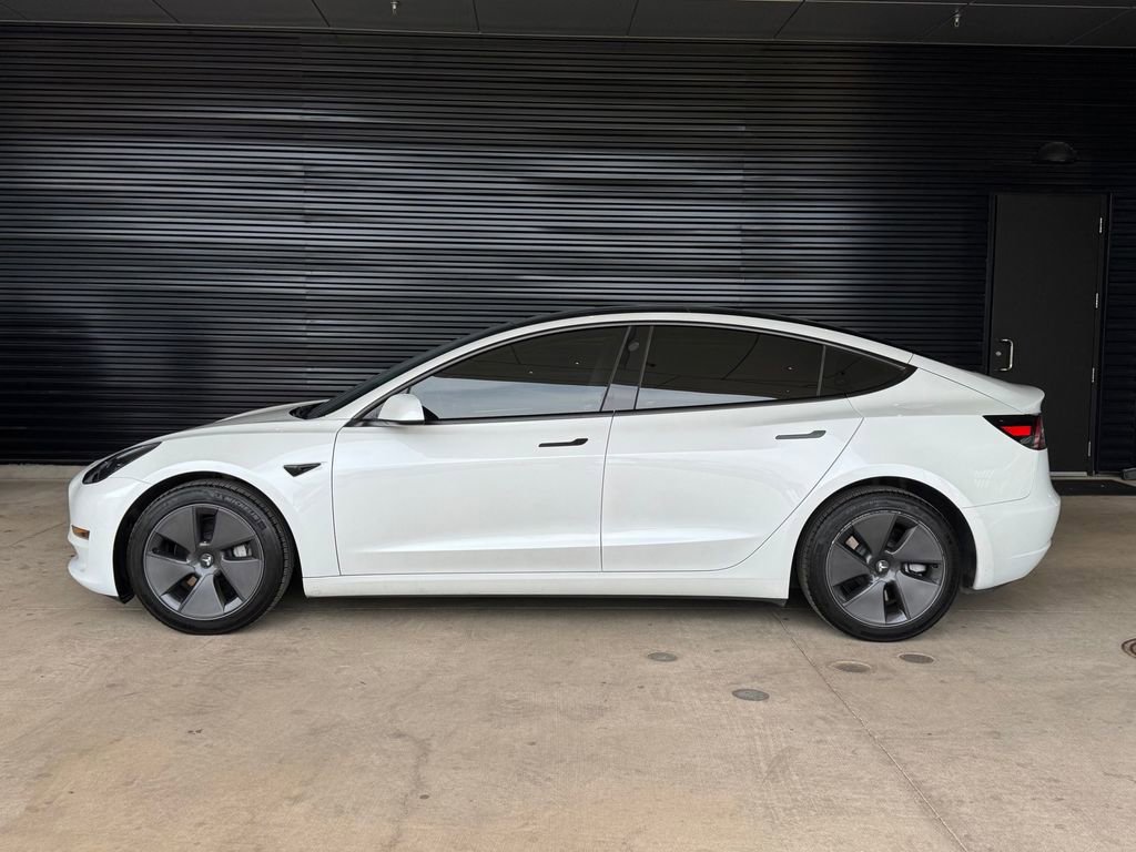 Used 2023 Tesla Model 3 Standard Range RWD image 2