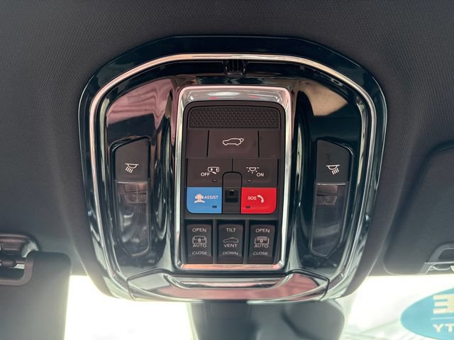 Used 2023 Jeep Grand Cherokee Overland AWD/4WD image 14