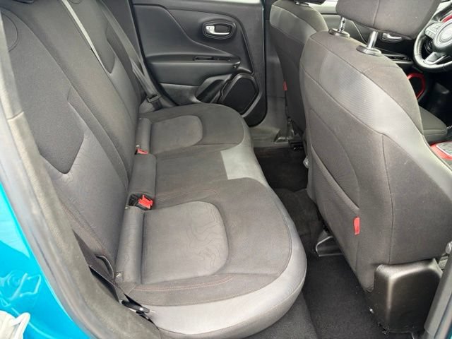 Used 2020 Jeep Renegade Trailhawk w/ Cold Weather Group AWD/4WD image 30