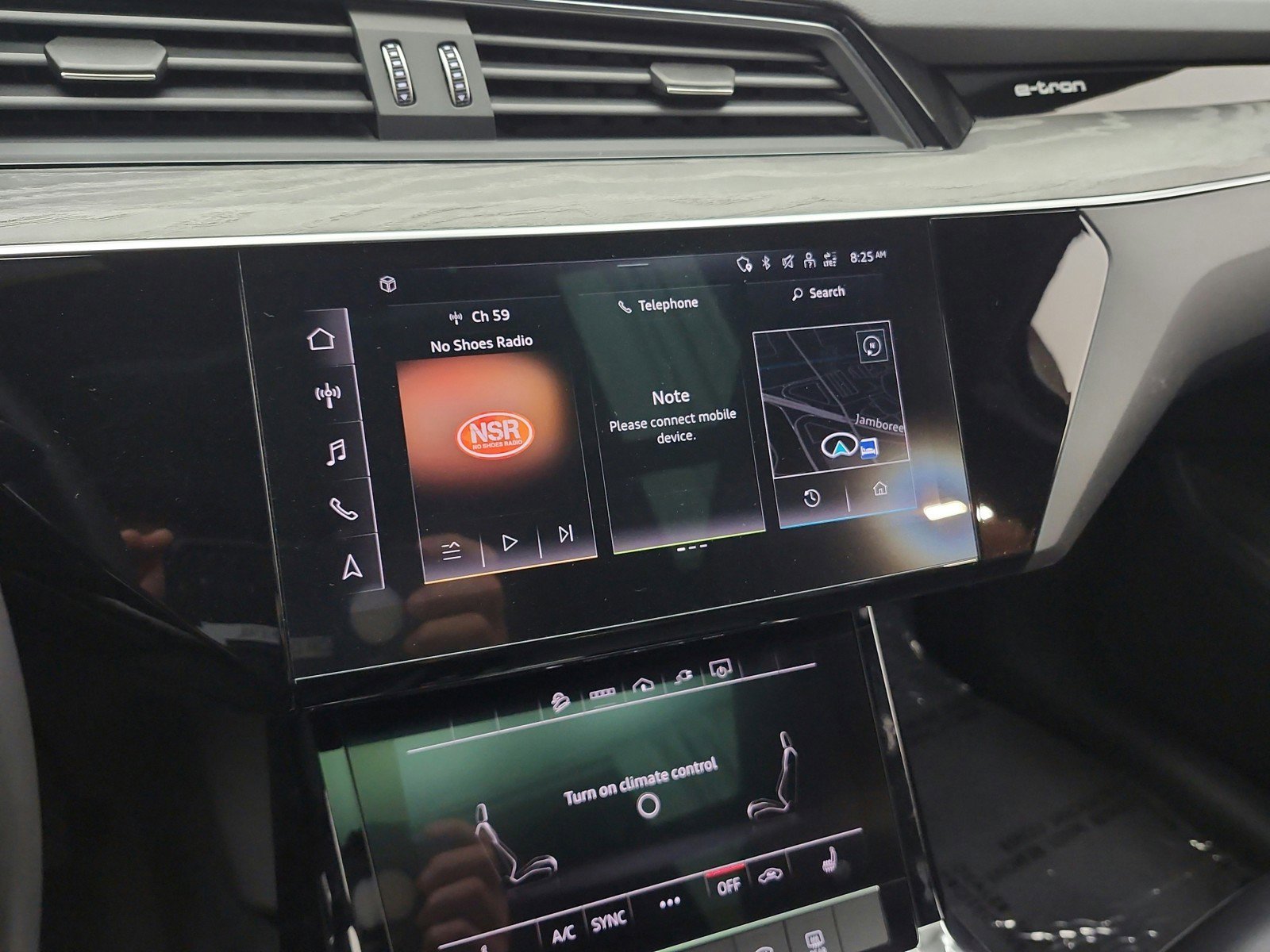 Used 2023 Audi e-tron Premium w/ Convenience Plus Package image 10