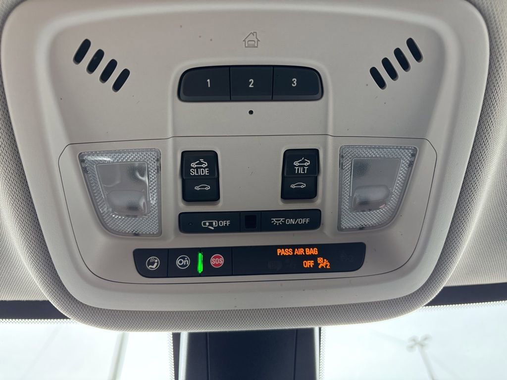 Used 2021 Chevrolet Traverse High Country image 25