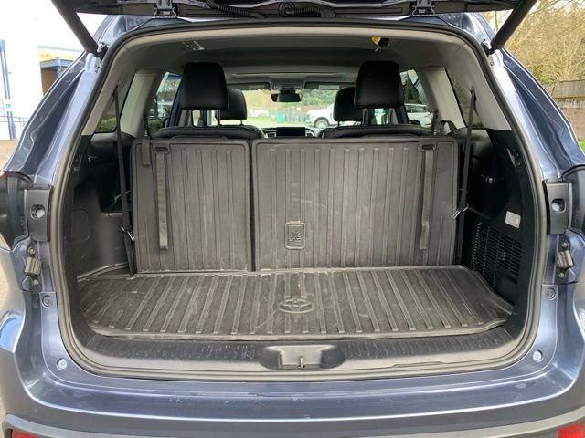 Used 2018 Toyota Highlander XLE image 5