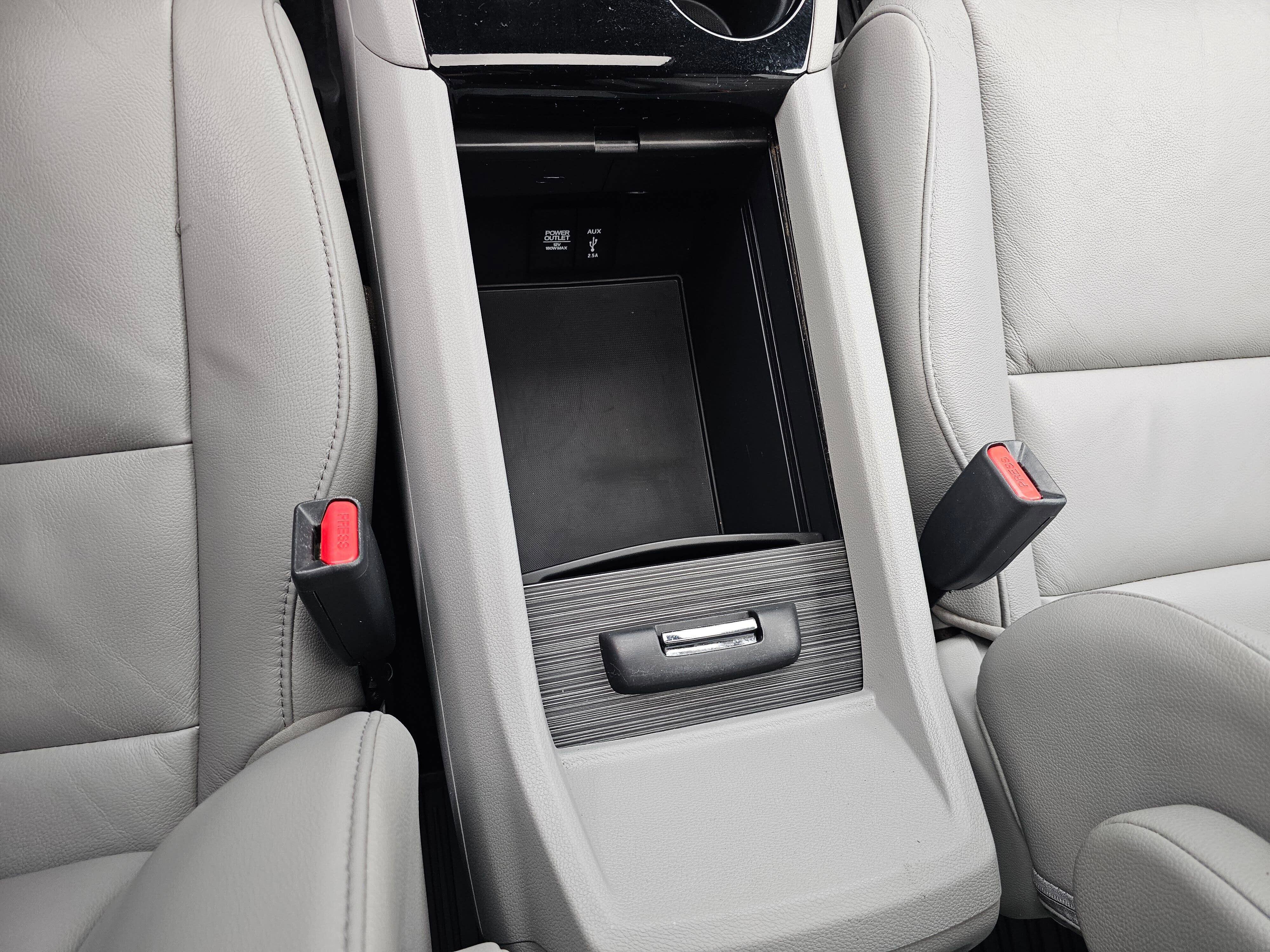 Used 2016 Honda Pilot Touring image 29