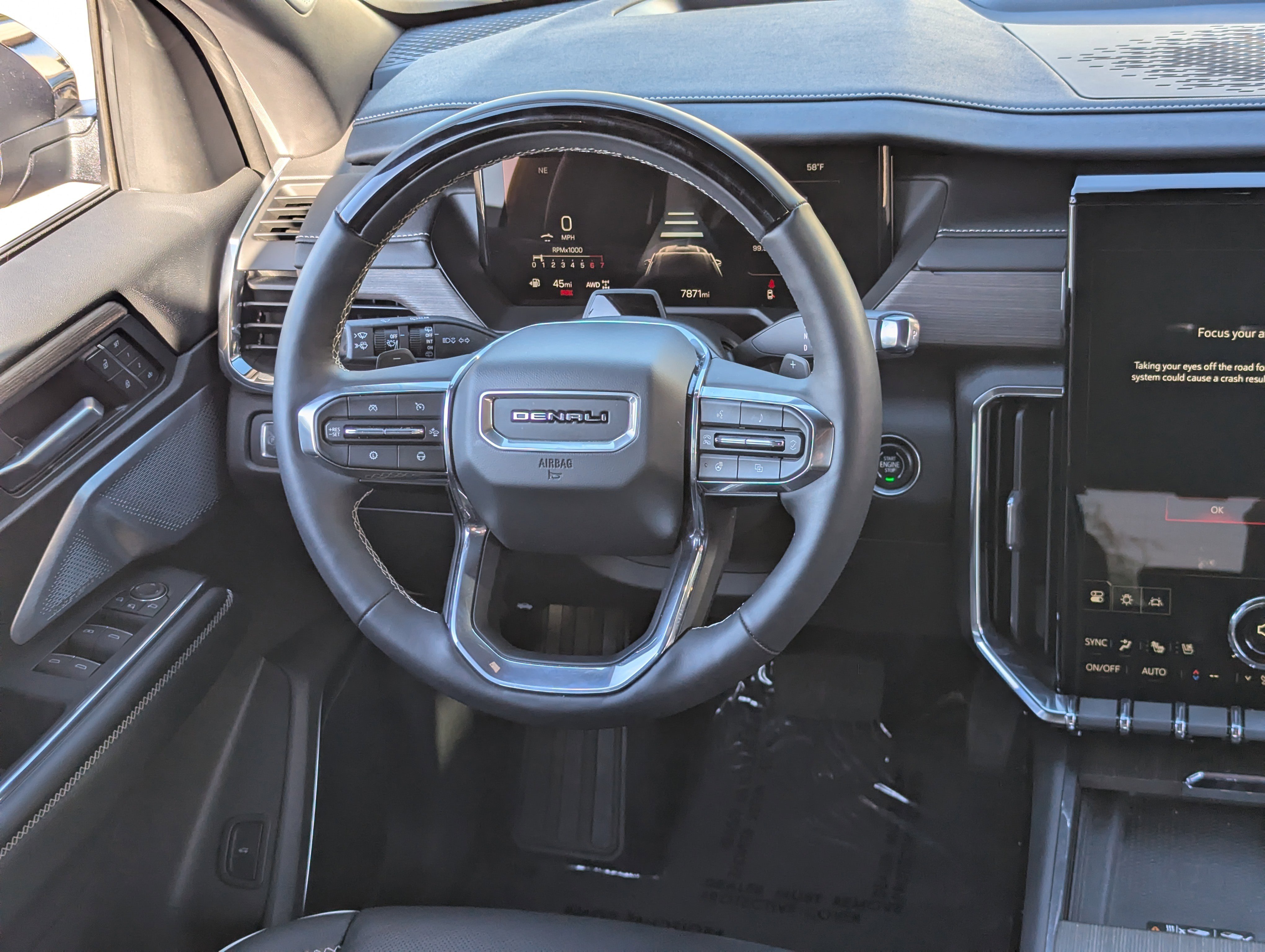 Used 2025 GMC Acadia Denali w/ Super Cruise Package image 13