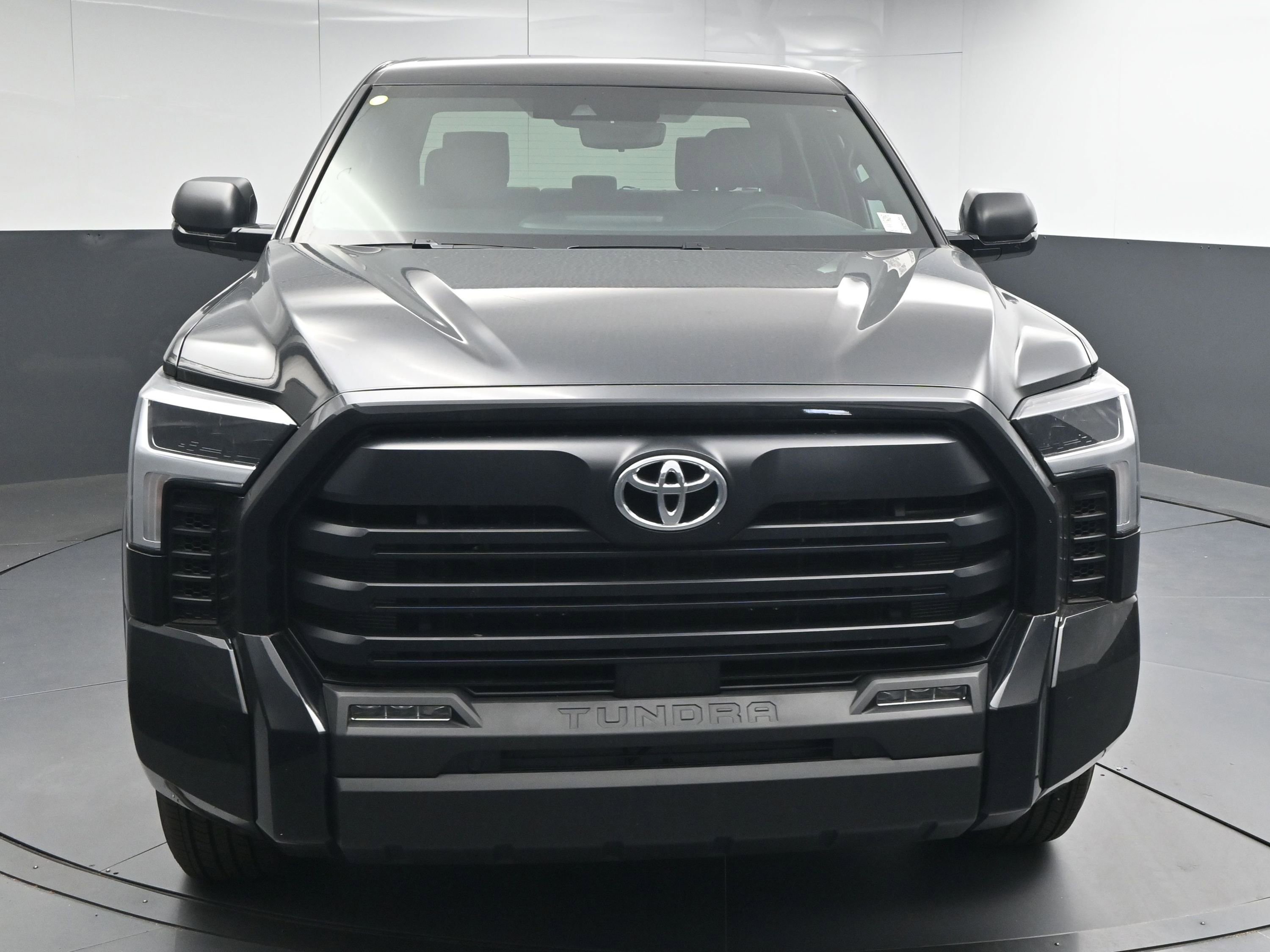 Used 2025 Toyota Tundra SR5 w/ SR5 Convenience Package image 2