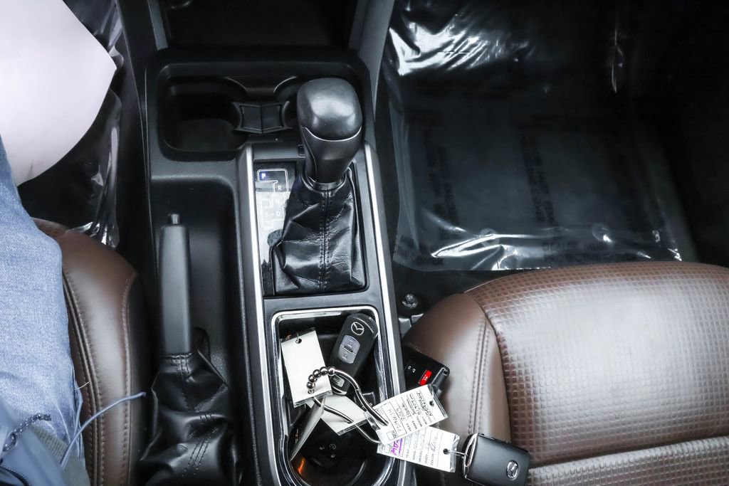 Used 2019 Toyota Tacoma Limited image 22