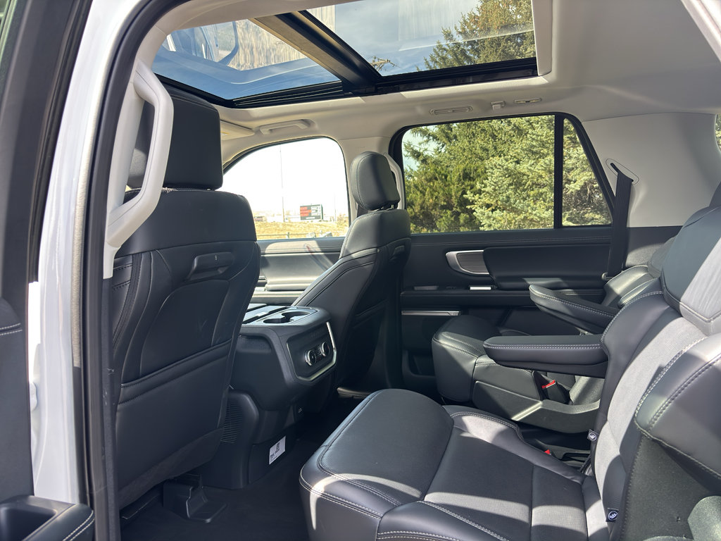 Used 2025 Ford Expedition Max Platinum AWD/4WD image 14
