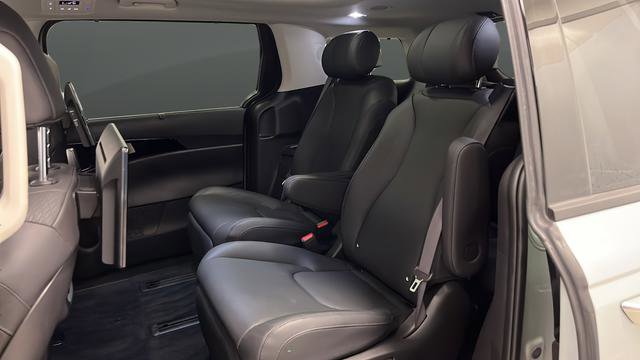 Certified 2025 Kia Carnival SX Prestige FWD image 24