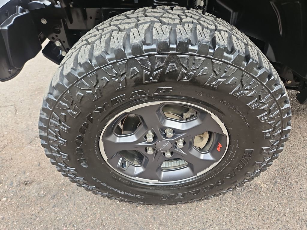 Used 2021 Jeep Gladiator Rubicon AWD/4WD image 26