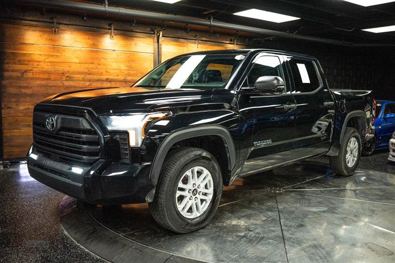 Used 2022 Toyota Tundra SR5 w/ SR5 Convenience Package image 2