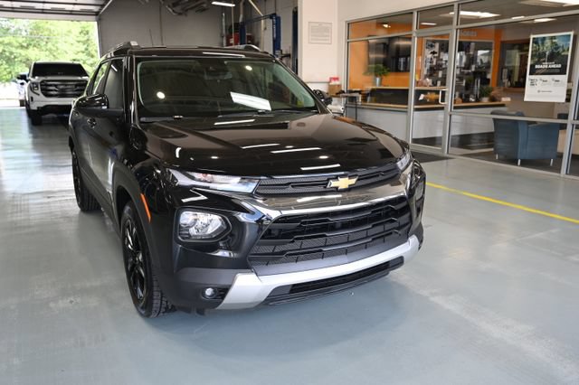 Used 2023 Chevrolet TrailBlazer LT FWD image 3