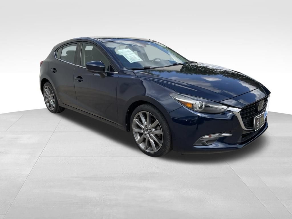 Used 2018 MAZDA MAZDA3 Grand Touring w/ Premium Equipment Package FWD image 3