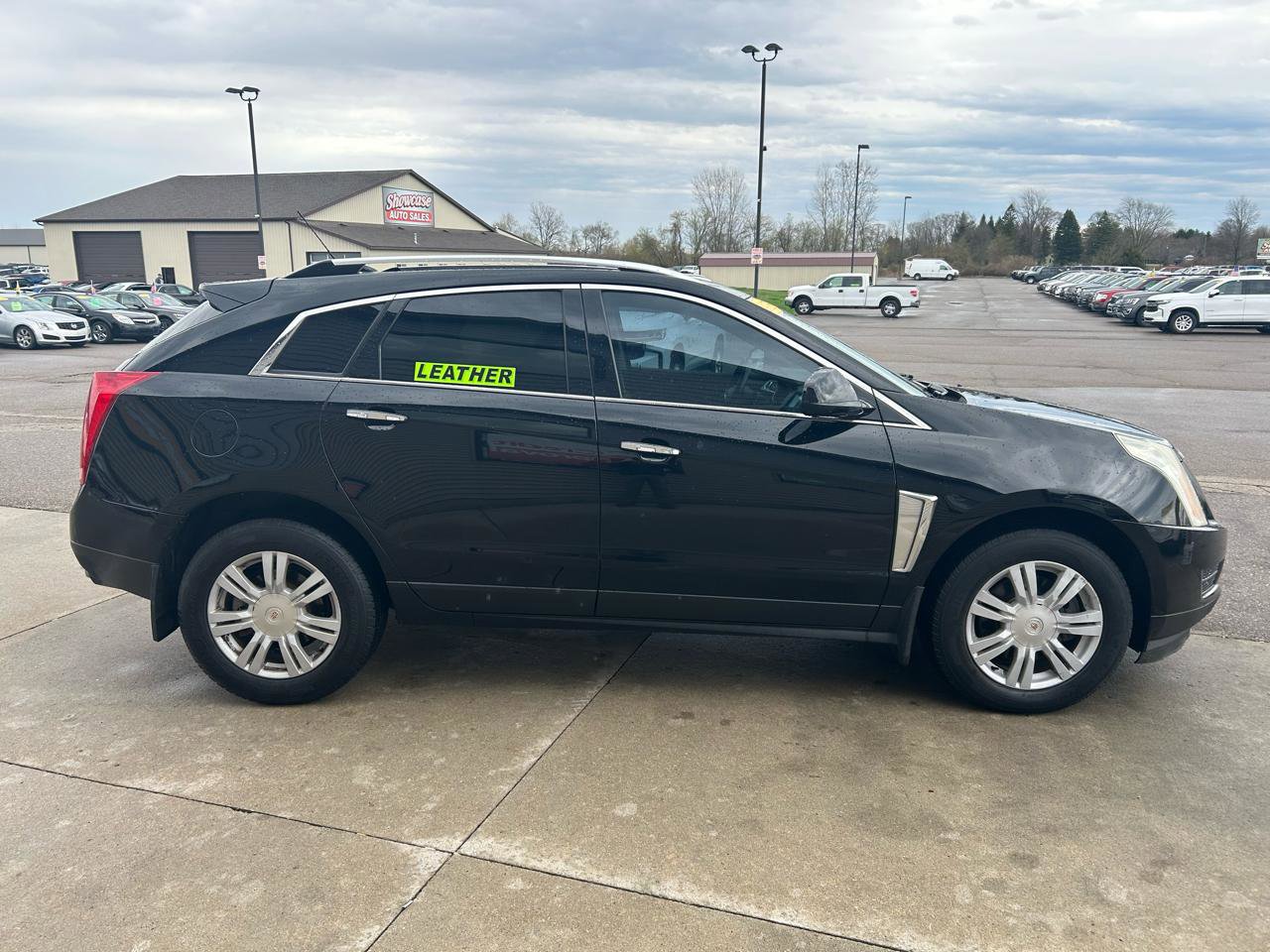 Used 2015 Cadillac SRX Luxury w/ Driver Awareness Package AWD/4WD image 4