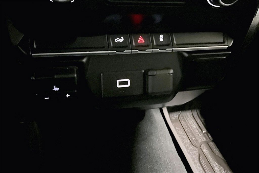 Used 2019 Chevrolet Silverado 1500 Custom image 16