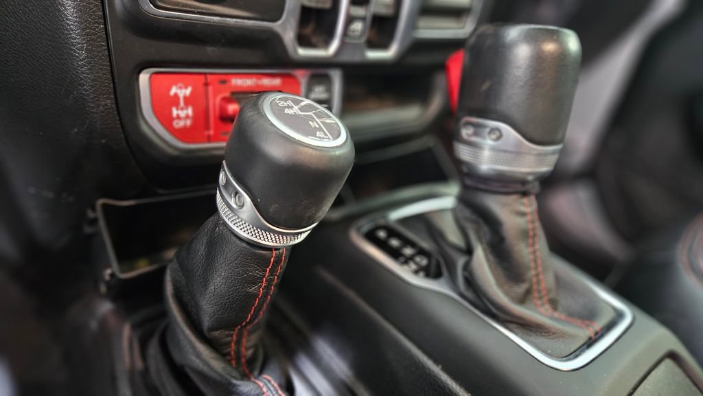 Used 2022 Jeep Gladiator Rubicon w/ LED Lighting Group image 26