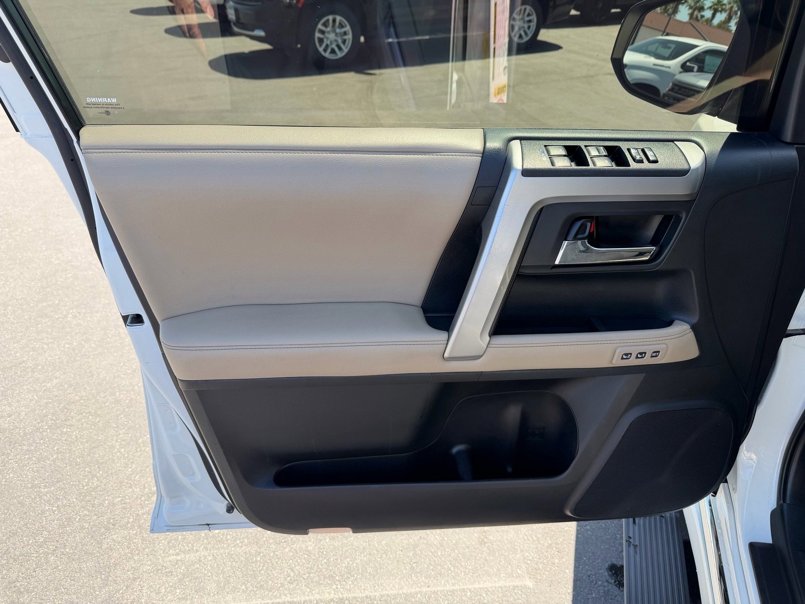 Used 2015 Toyota 4Runner Limited AWD/4WD image 16