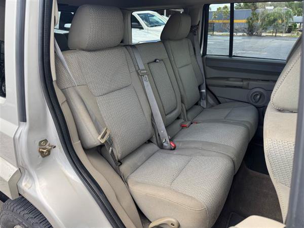 Used 2007 Jeep Commander Sport RWD image 15