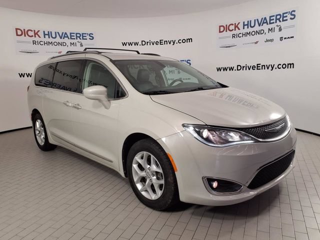 Used 2017 Chrysler Pacifica Touring-L Plus w/ Tire & Wheel Group FWD image 3