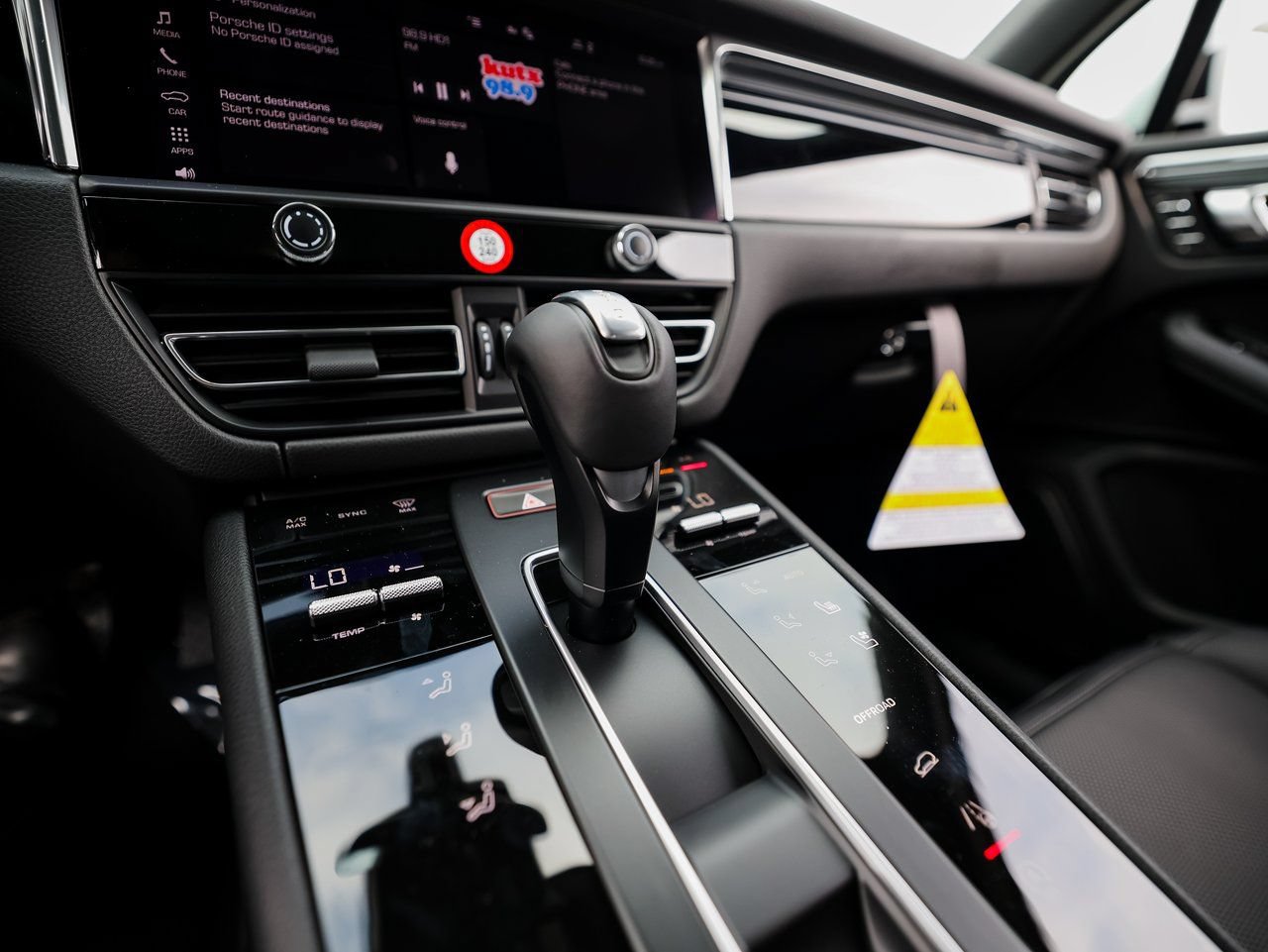 Certified 2026 Porsche Macan AWD/4WD image 20