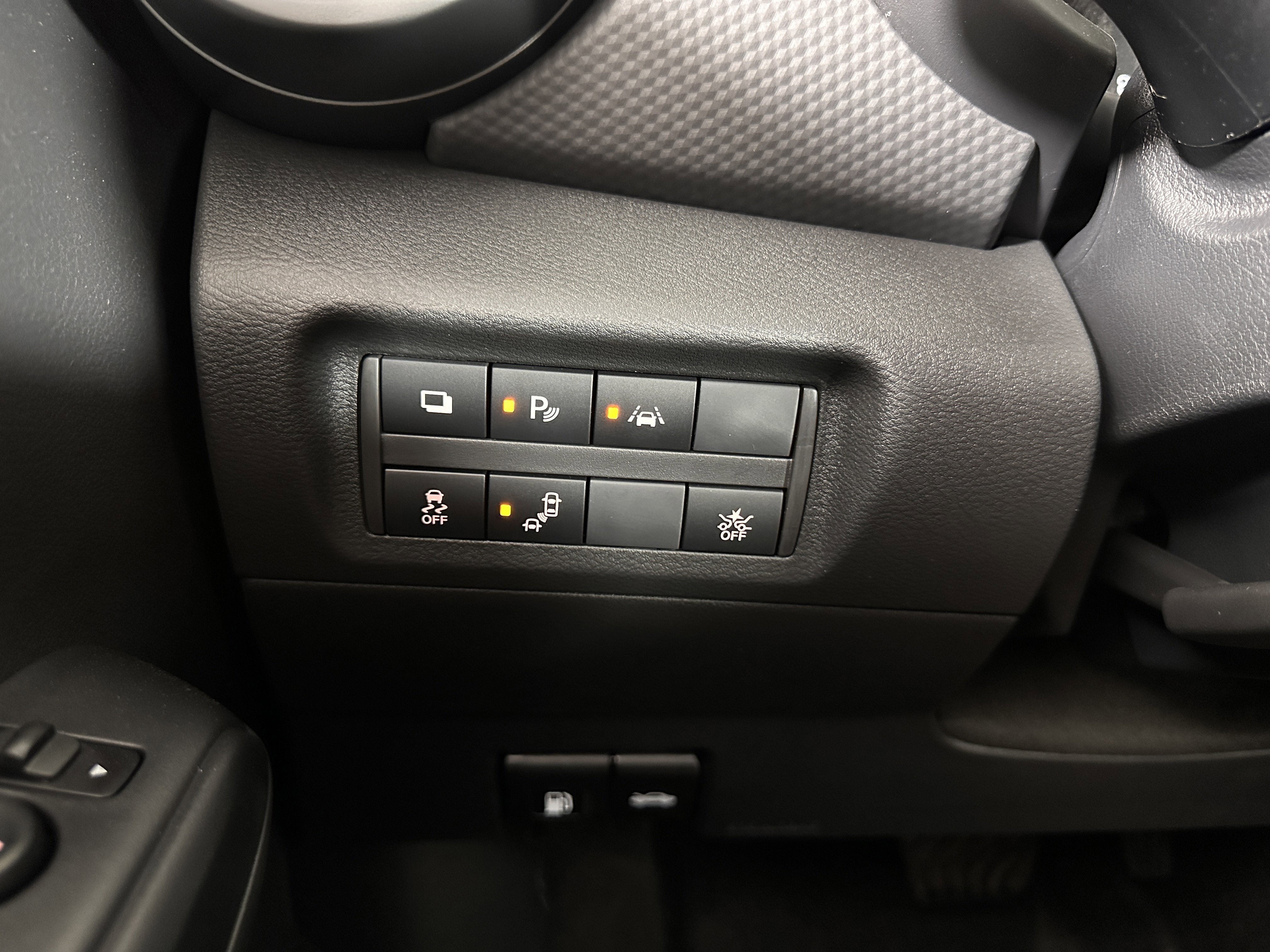 New 2025 Nissan Kicks Play S image 30