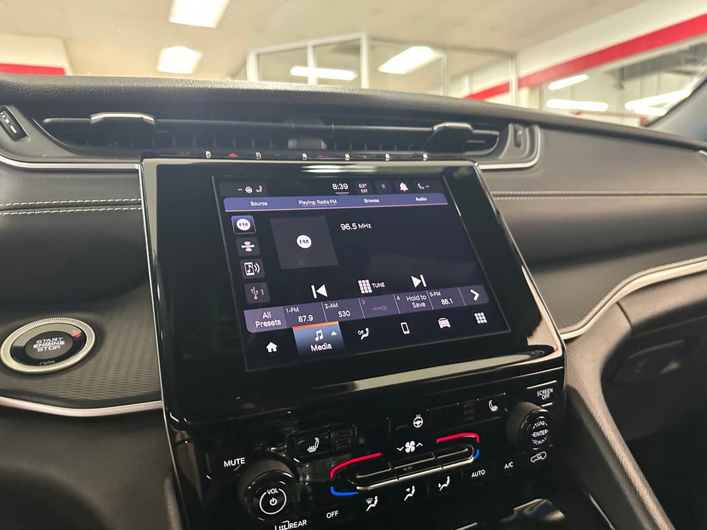 Certified 2023 Jeep Grand Cherokee L Laredo AWD/4WD image 22