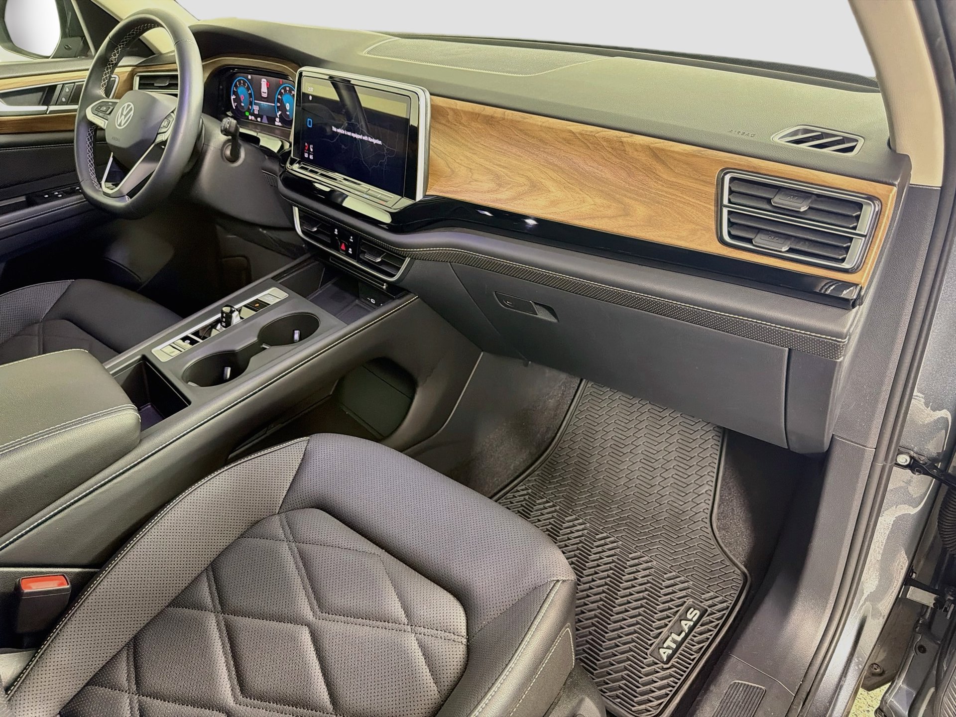 Certified 2024 Volkswagen Atlas SE FWD image 29