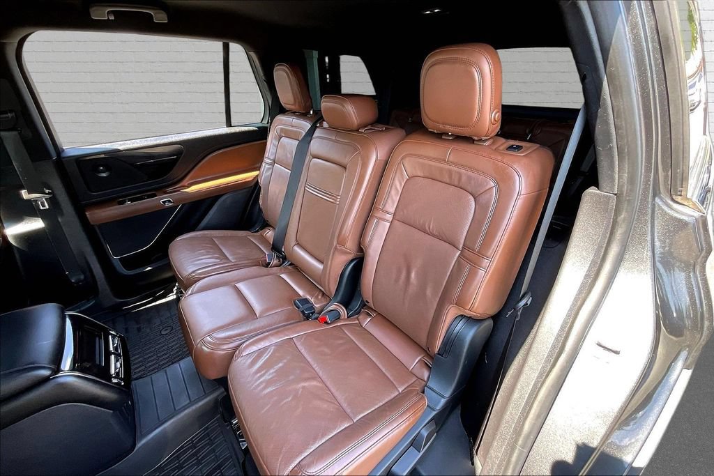 Used 2020 Lincoln Aviator Reserve w/ Elements Package Plus AWD/4WD image 22