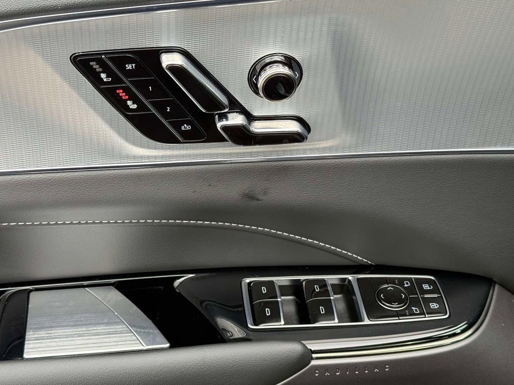 Used 2024 Cadillac Lyriq Tech image 21