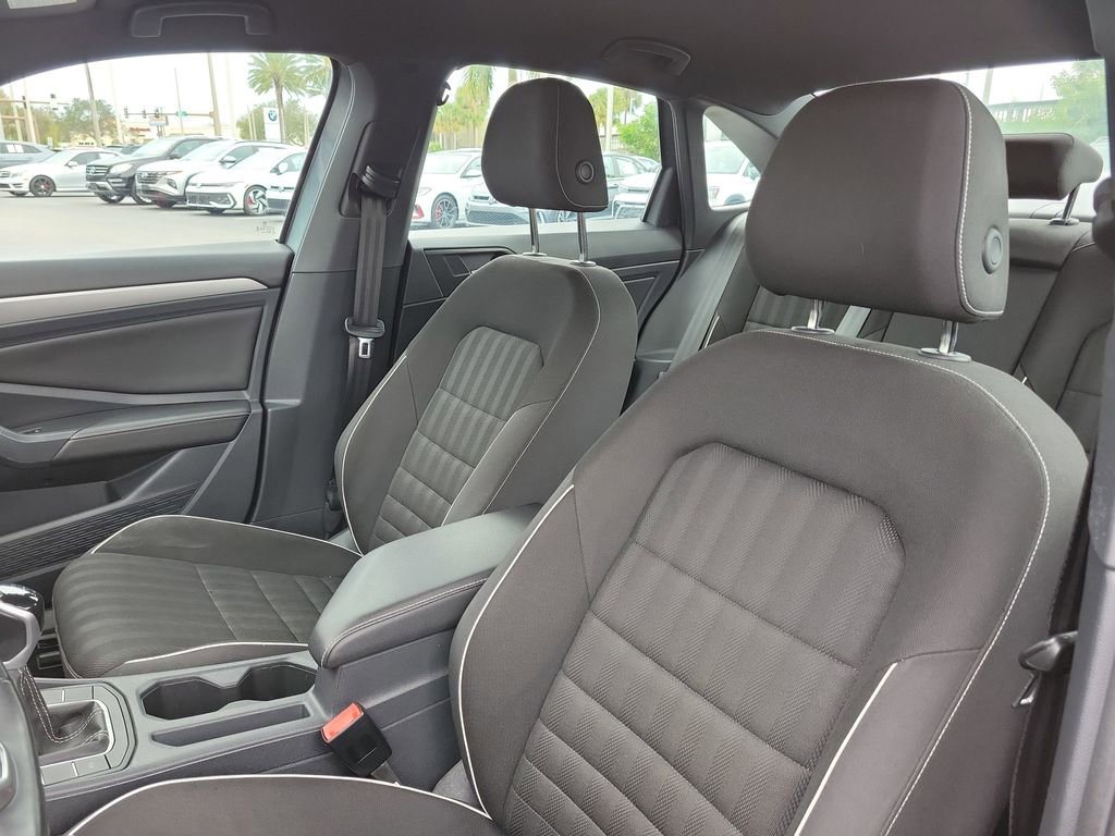 Used 2024 Volkswagen Jetta Sport image 18