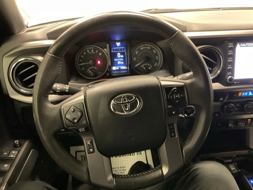 Used 2022 Toyota Tacoma TRD Off-Road AWD/4WD image 19