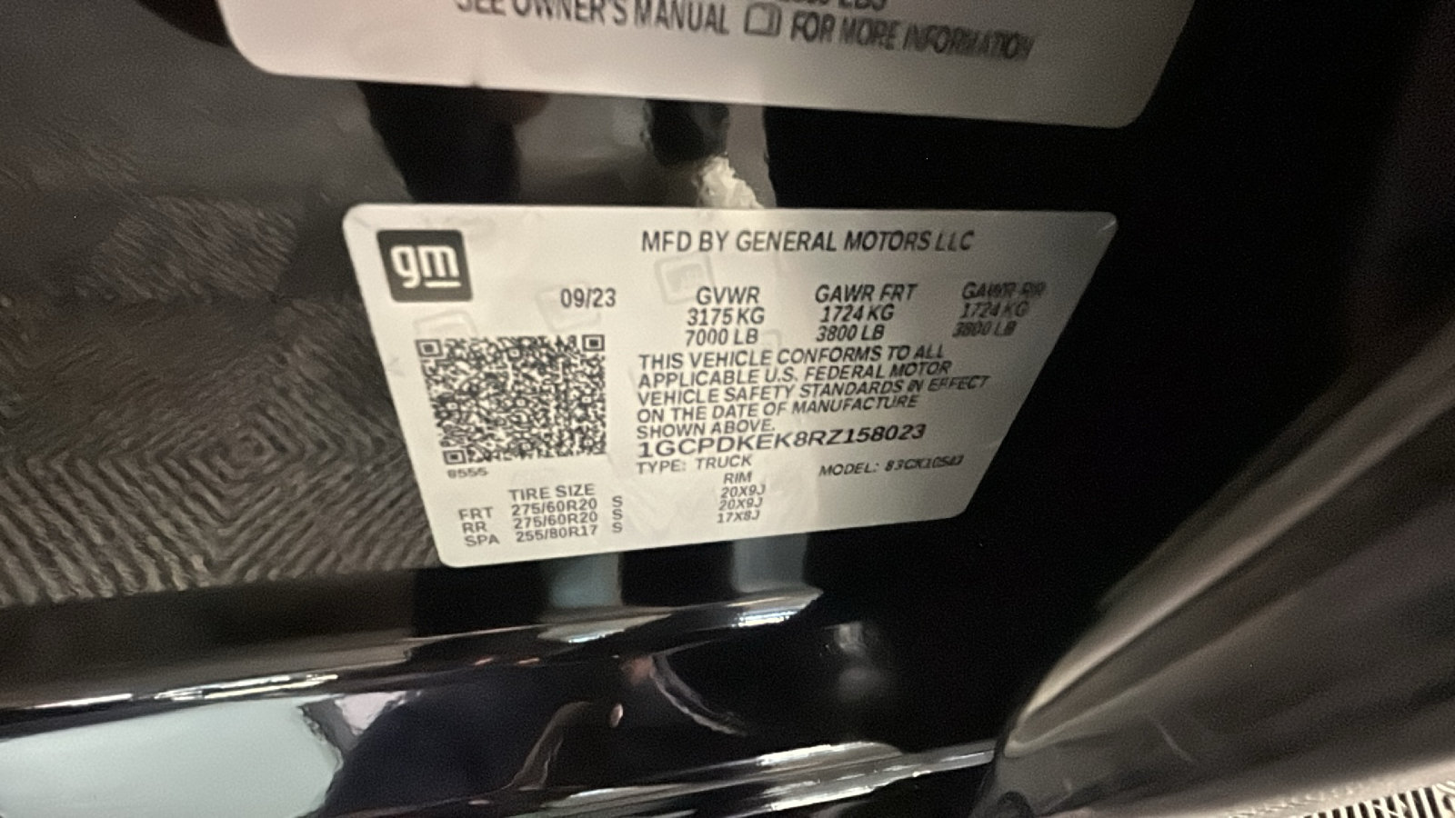 Used 2024 Chevrolet Silverado 1500 LT AWD/4WD image 11