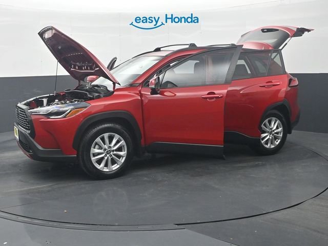 Used 2024 Toyota Corolla Cross LE image 38