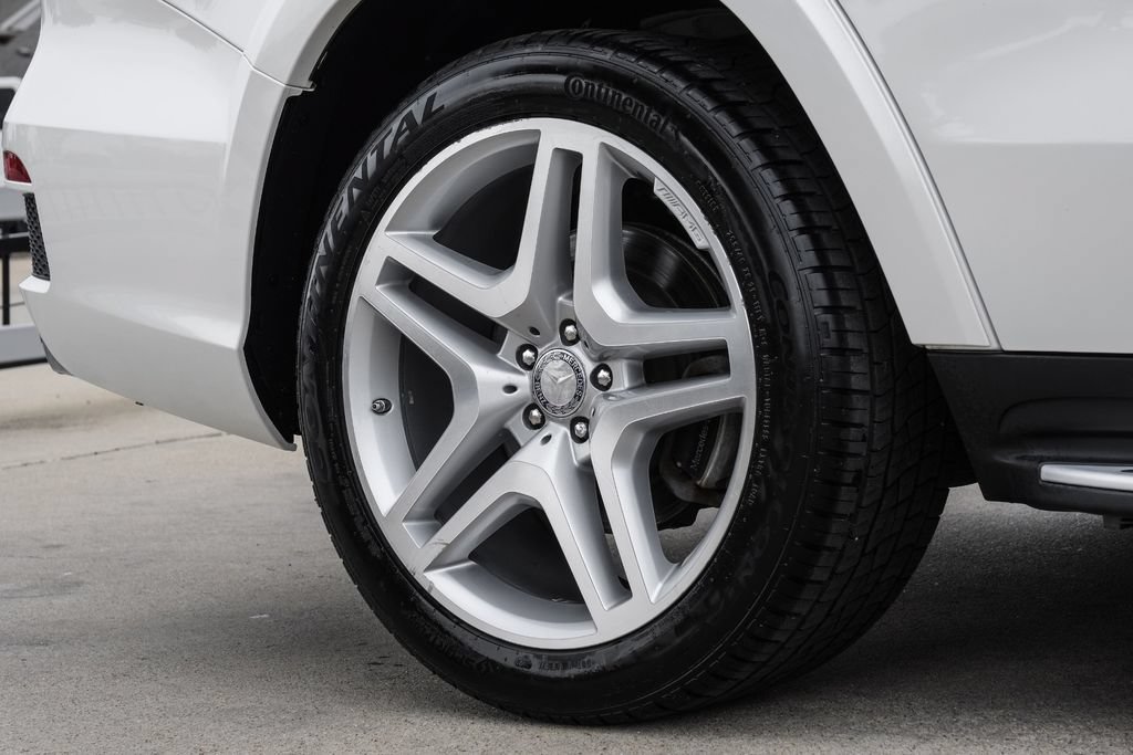 Used 2015 Mercedes-Benz GL 550 4MATIC image 59