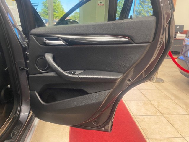 Used 2017 BMW X1 xDrive28i image 10