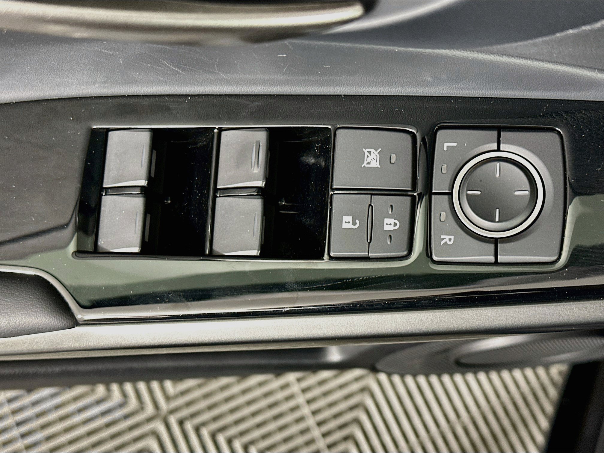 Used 2024 Lexus IS 350 F Sport RWD image 15