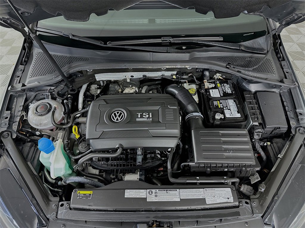 Used 2019 Volkswagen Golf R 4-Door image 29