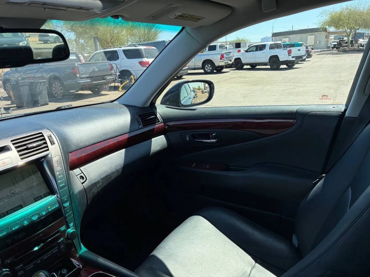 Used 2007 Lexus LS 460 RWD image 23