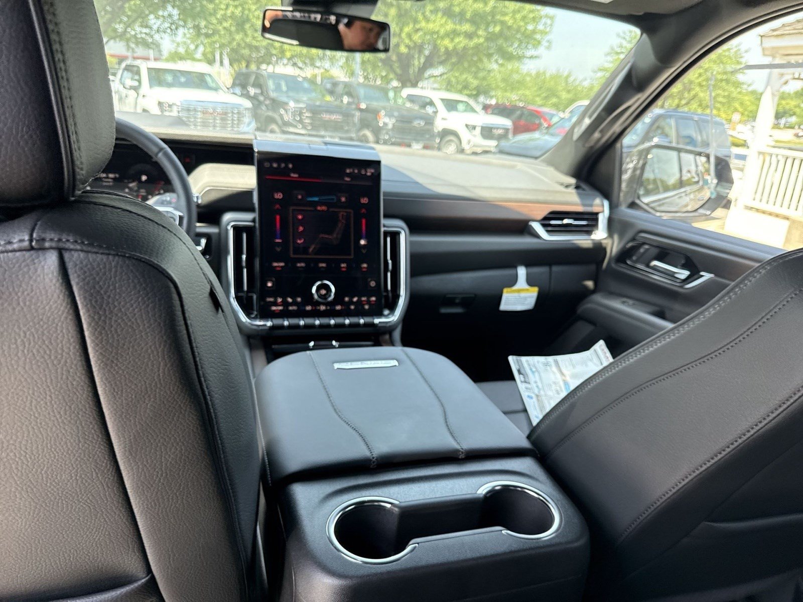 New 2026 GMC Yukon XL Denali w/ Sun & Power Step Package AWD/4WD image 19