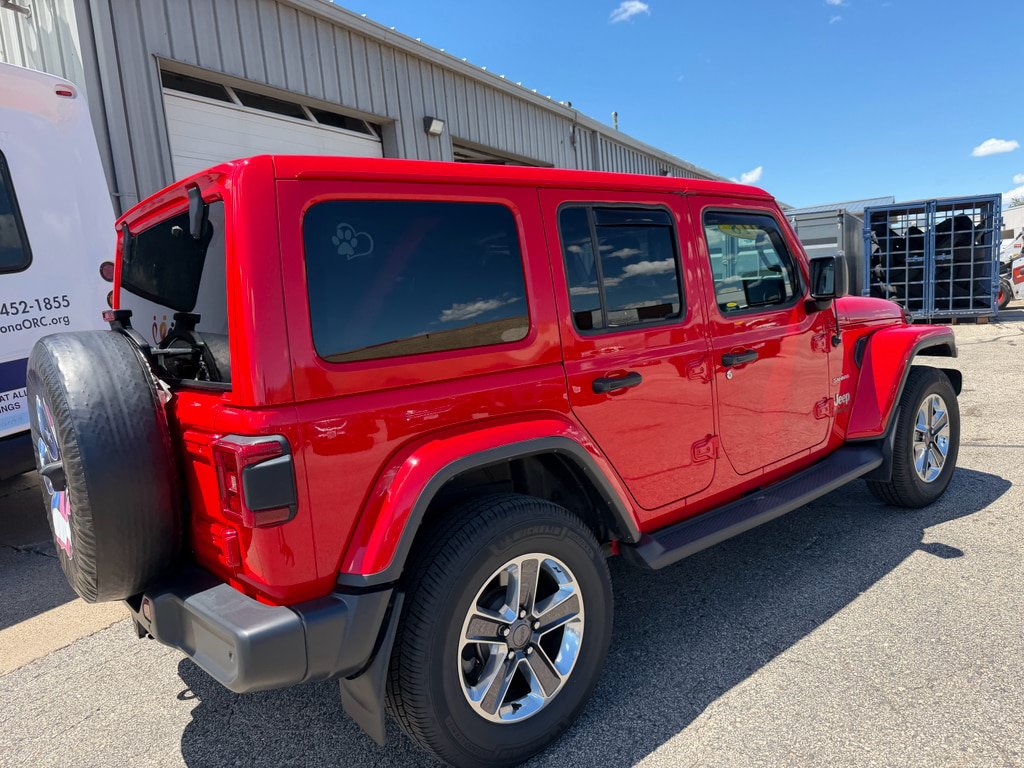 Used 2018 Jeep Wrangler Unlimited Sahara w/ Safety Group AWD/4WD image 4