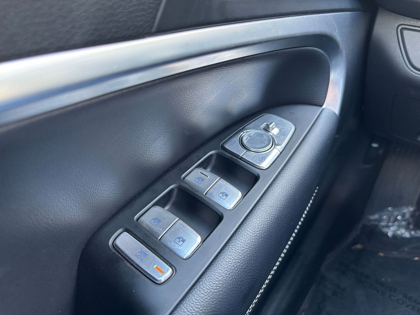 Used 2025 Genesis G70 2.5T image 18