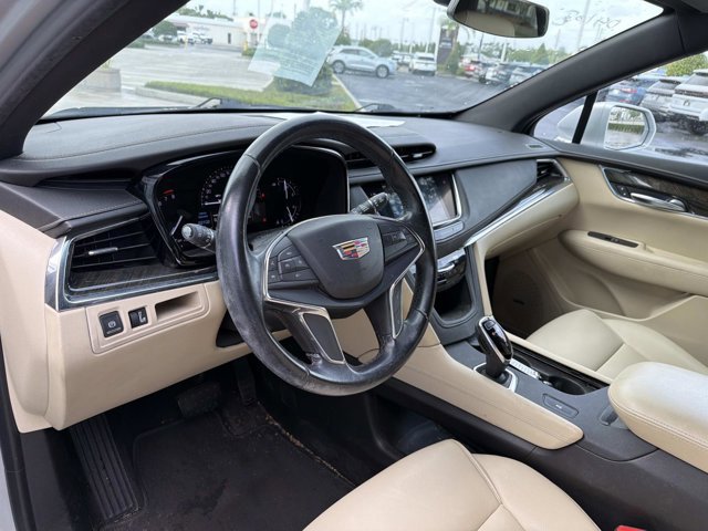 Used 2019 Cadillac XT5 FWD image 15