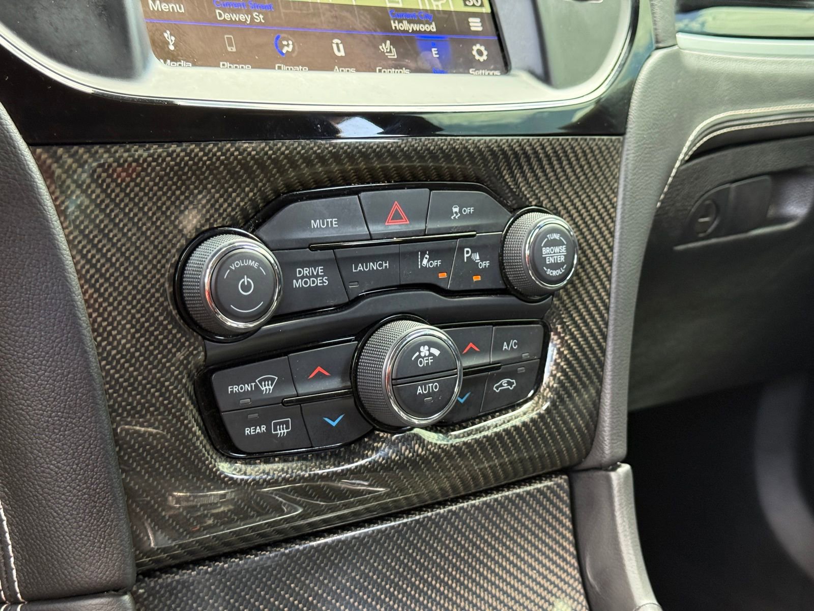 Used 2023 Chrysler 300 C image 29