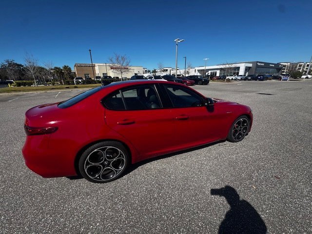 Used 2022 Alfa Romeo Giulia Veloce image 4