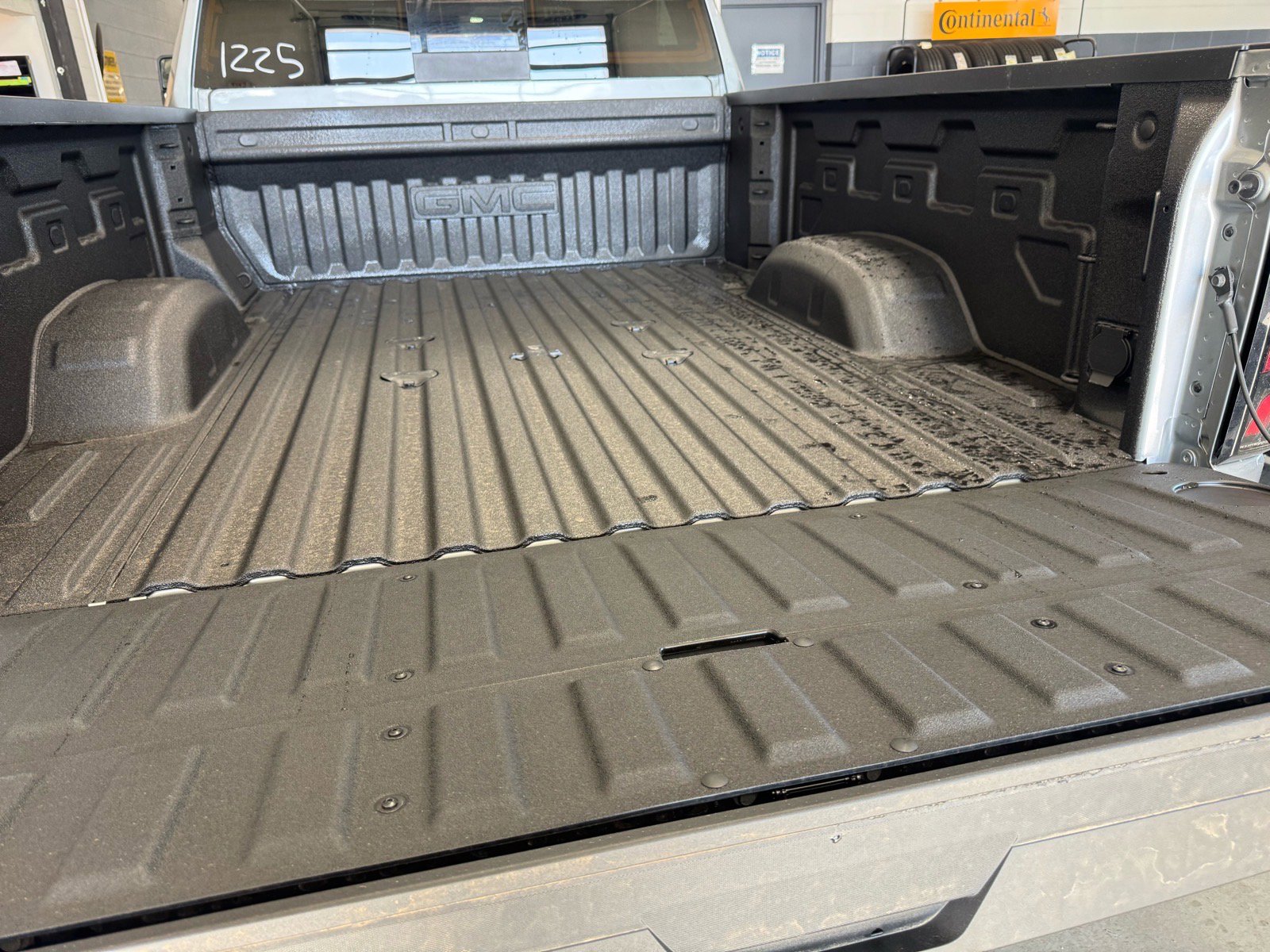 New 2026 GMC Sierra 2500 AT4 w/ AT4 Premium Plus Package image 8