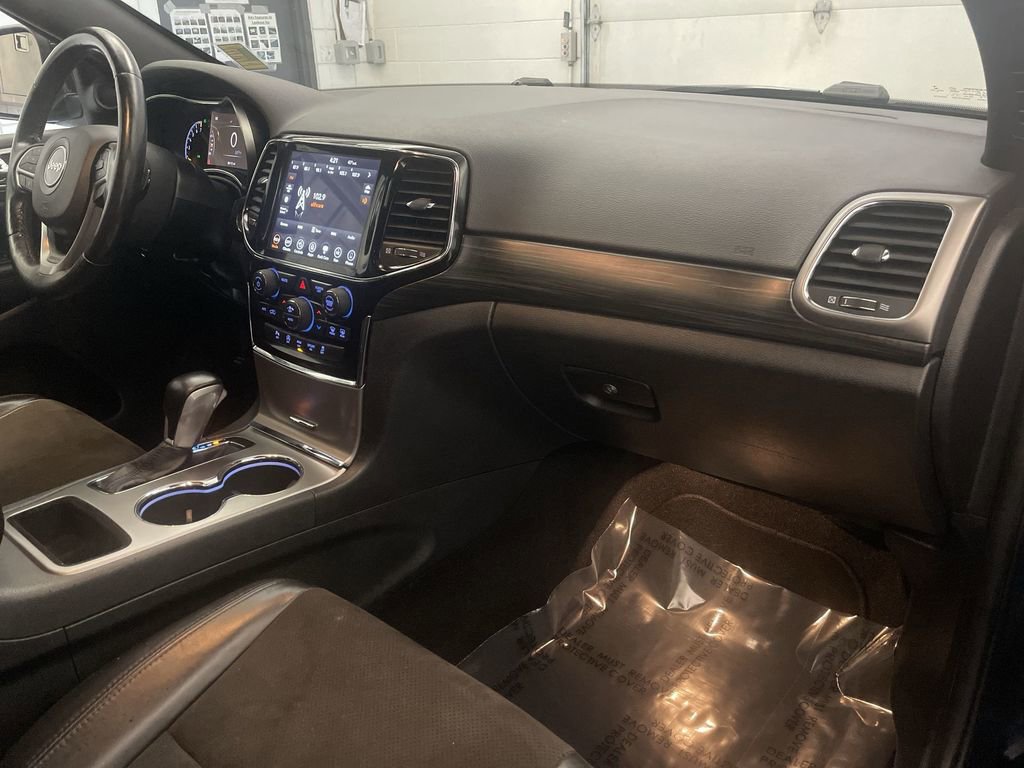 Used 2020 Jeep Grand Cherokee Altitude image 22