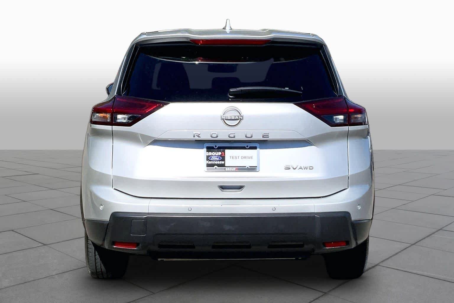 Used 2024 Nissan Rogue SV AWD/4WD image 5