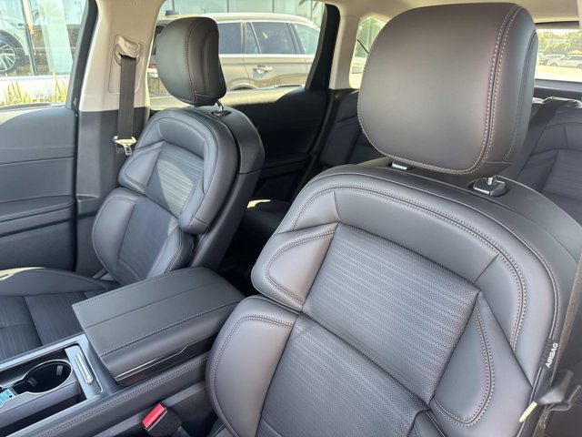 New 2026 Lincoln Nautilus Reserve AWD/4WD image 12