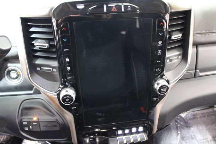 Used 2024 RAM 2500 Laramie image 32